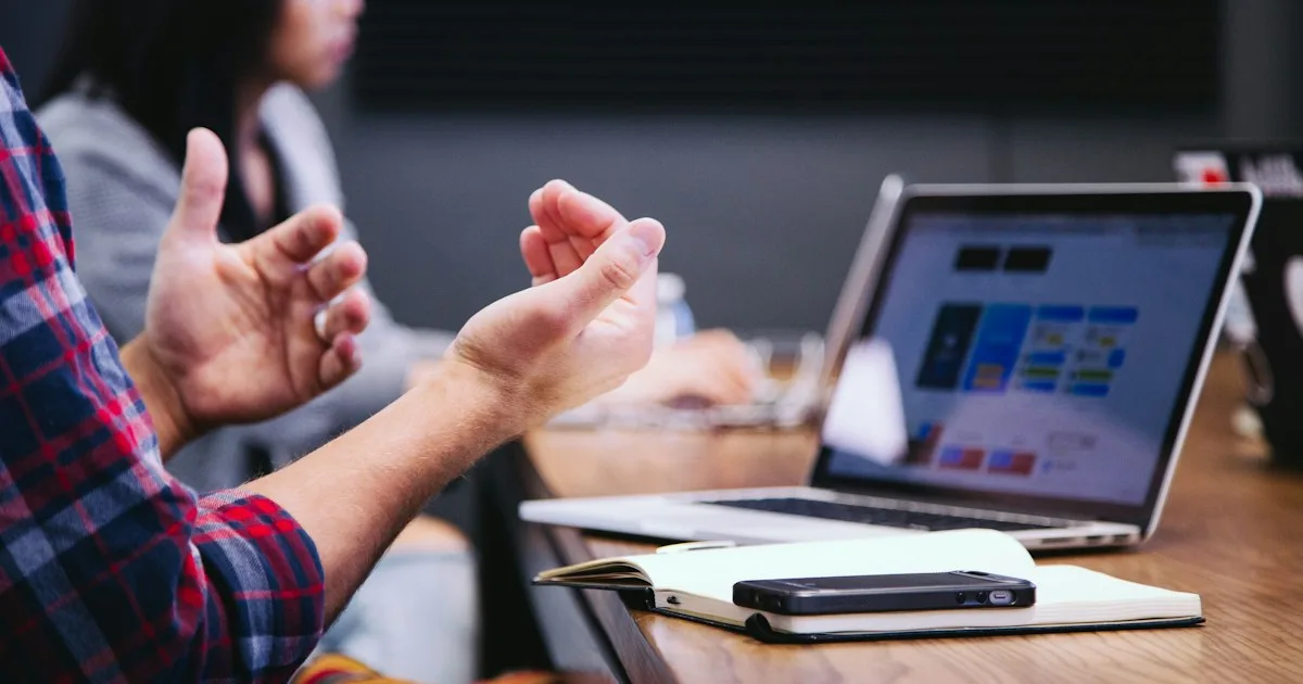 Parcerias Estratégicas Locais: Como Trocar Clientes com Negócios Complementares